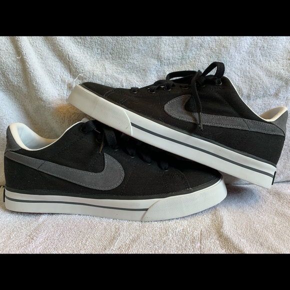 classic canvas nike